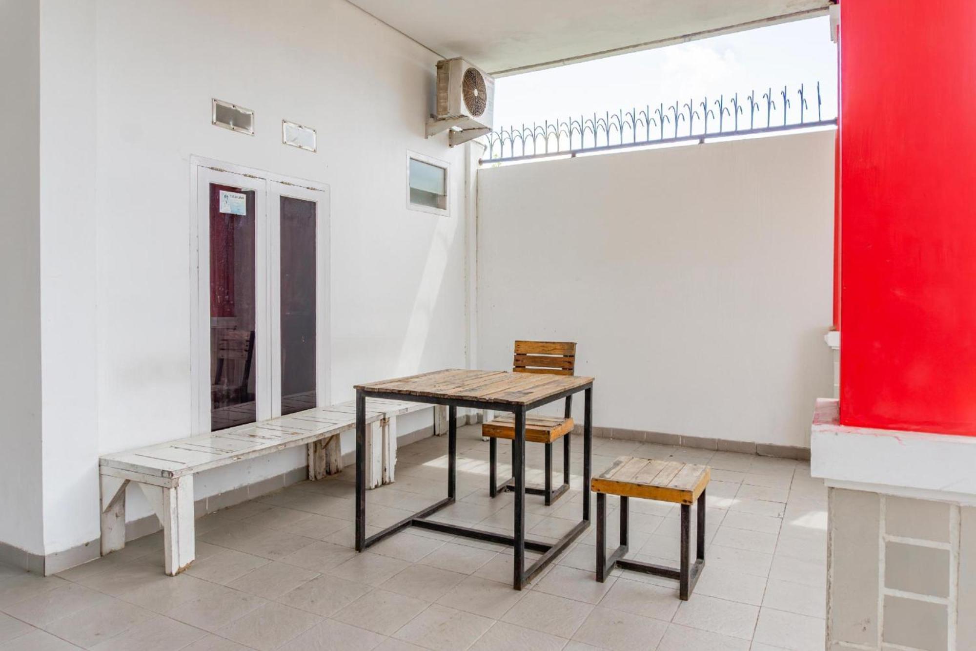 Hotel O Rajabasa Near Universitas Lampung Formerly Hotel Prasetya Бандар Лампунг Екстериор снимка